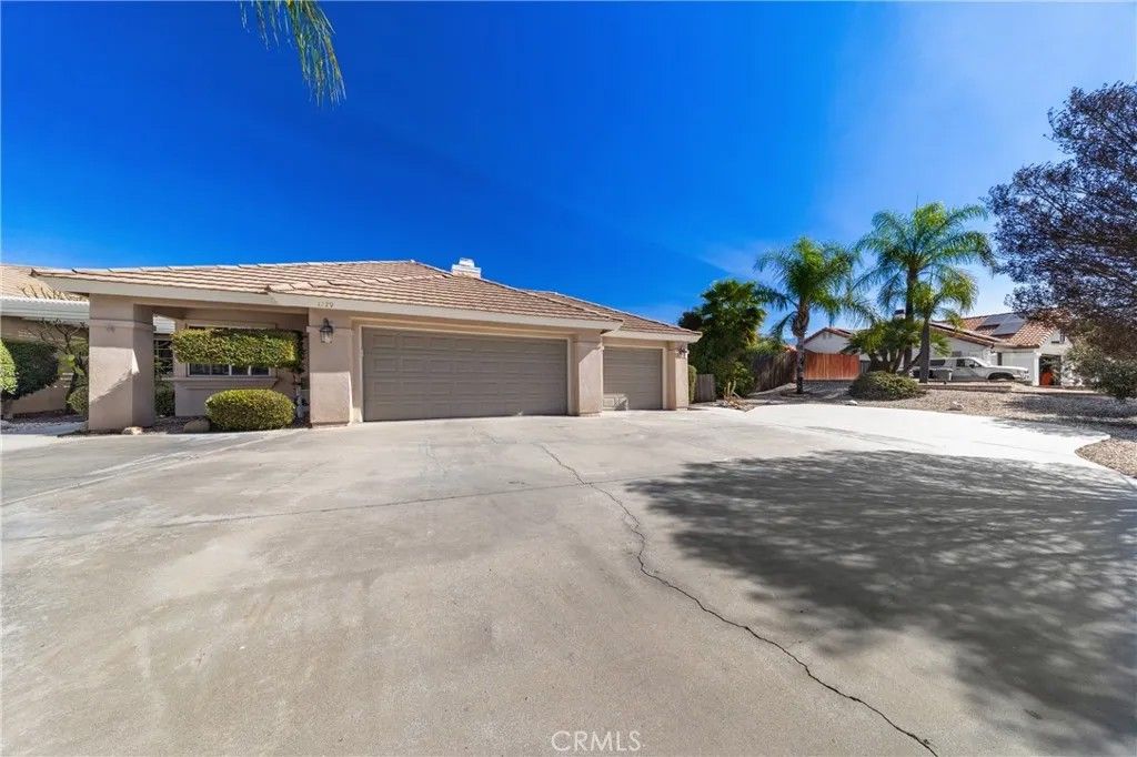 Photo of 1279 Park Ave, San Jacinto, CA 92583 (MLS # SW26045388)