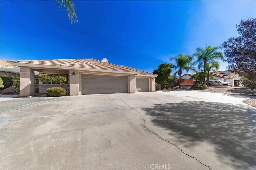 Photo of 1279 Park Ave, San Jacinto, CA 92583 (MLS # SW26045388)