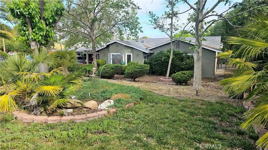 Photo of 7835 Blue Moon Road, Paso Robles, CA 93446 (MLS # NS26076805)