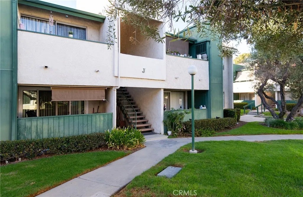 15321 Santa Gertrudes J110