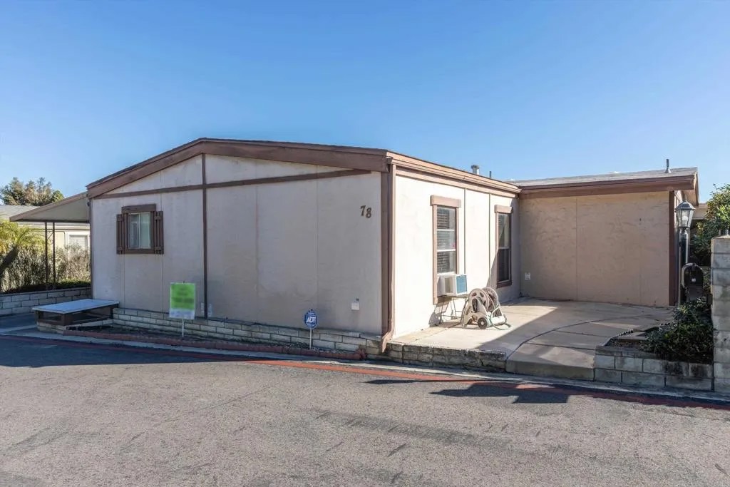 350 N El Camino Real 78s