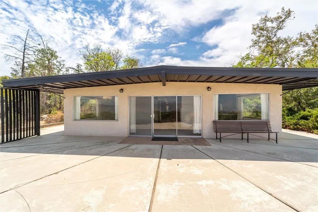 Photo of 28280 Rawlings Road, Hemet, CA 92544 (MLS # SW26171170)