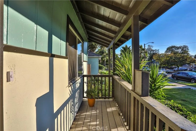 664 N 8th Avenue
