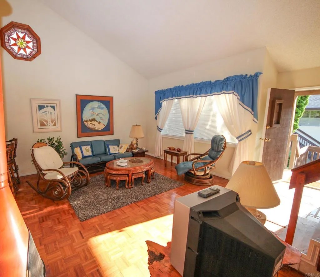 318 Juniper Avenue 14