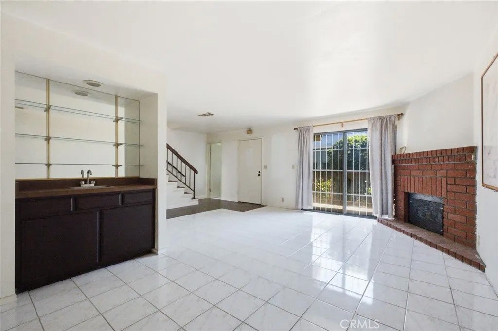 506 Pomelo Avenue C