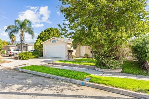 Photo of 1666 Bryn Mawr Ct, Colton, CA 92324 (MLS # PW25244579)