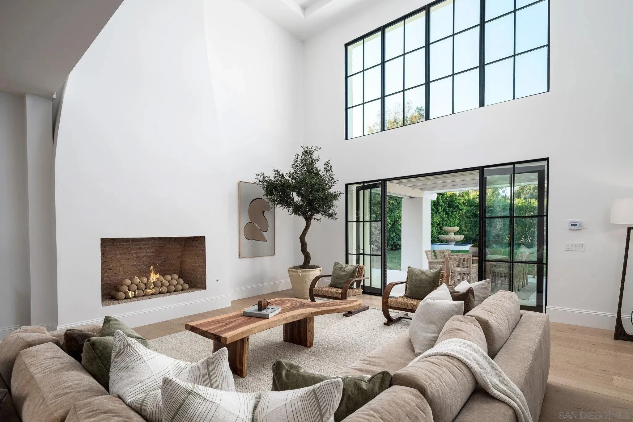 Rancho Santa Fe, California 92067, United States, 5 Bedrooms Bedrooms, ,7 BathroomsBathrooms,Residential,Active,242149