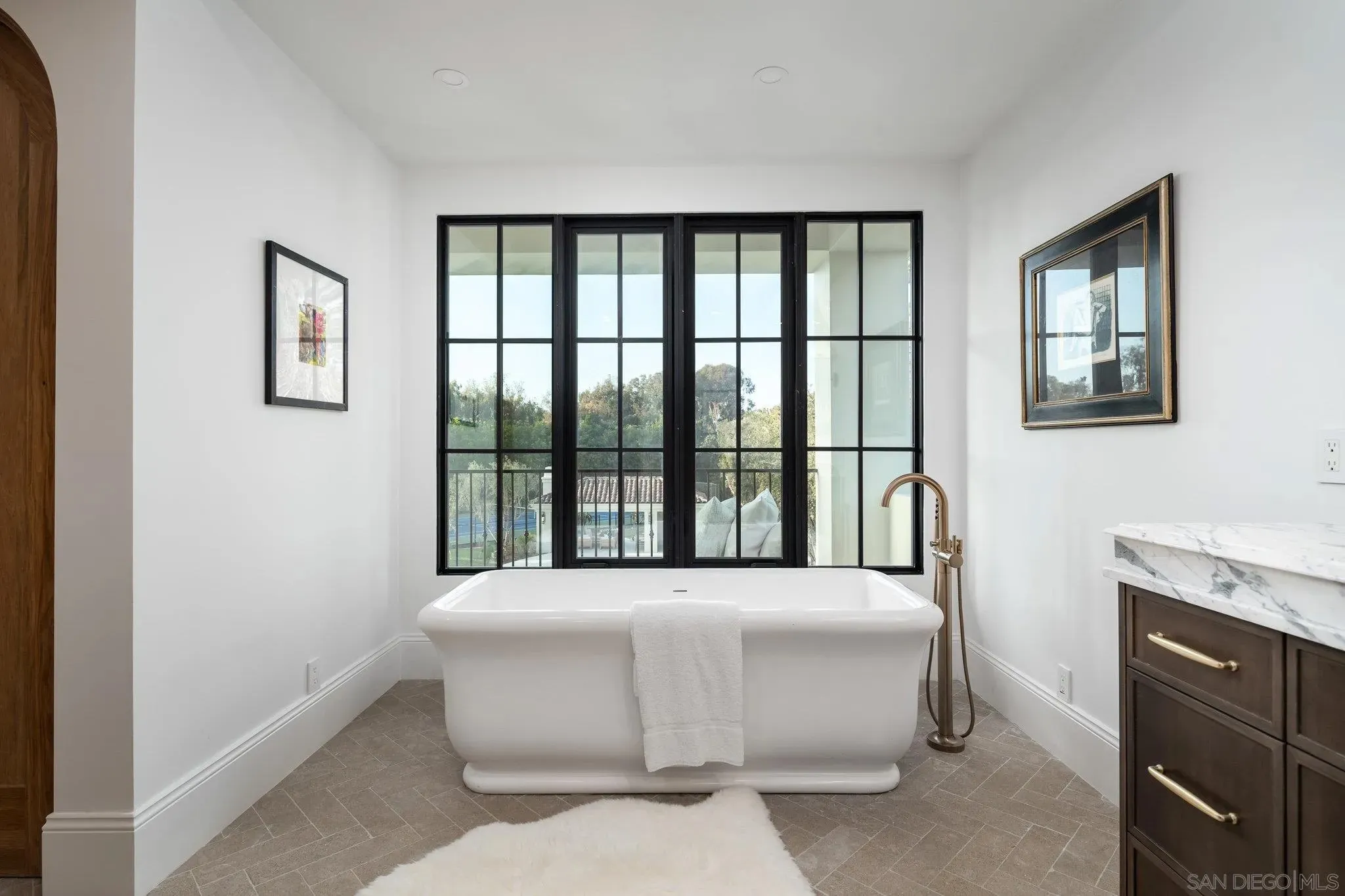 Rancho Santa Fe, California 92067, United States, 5 Bedrooms Bedrooms, ,7 BathroomsBathrooms,Residential,Active,242149