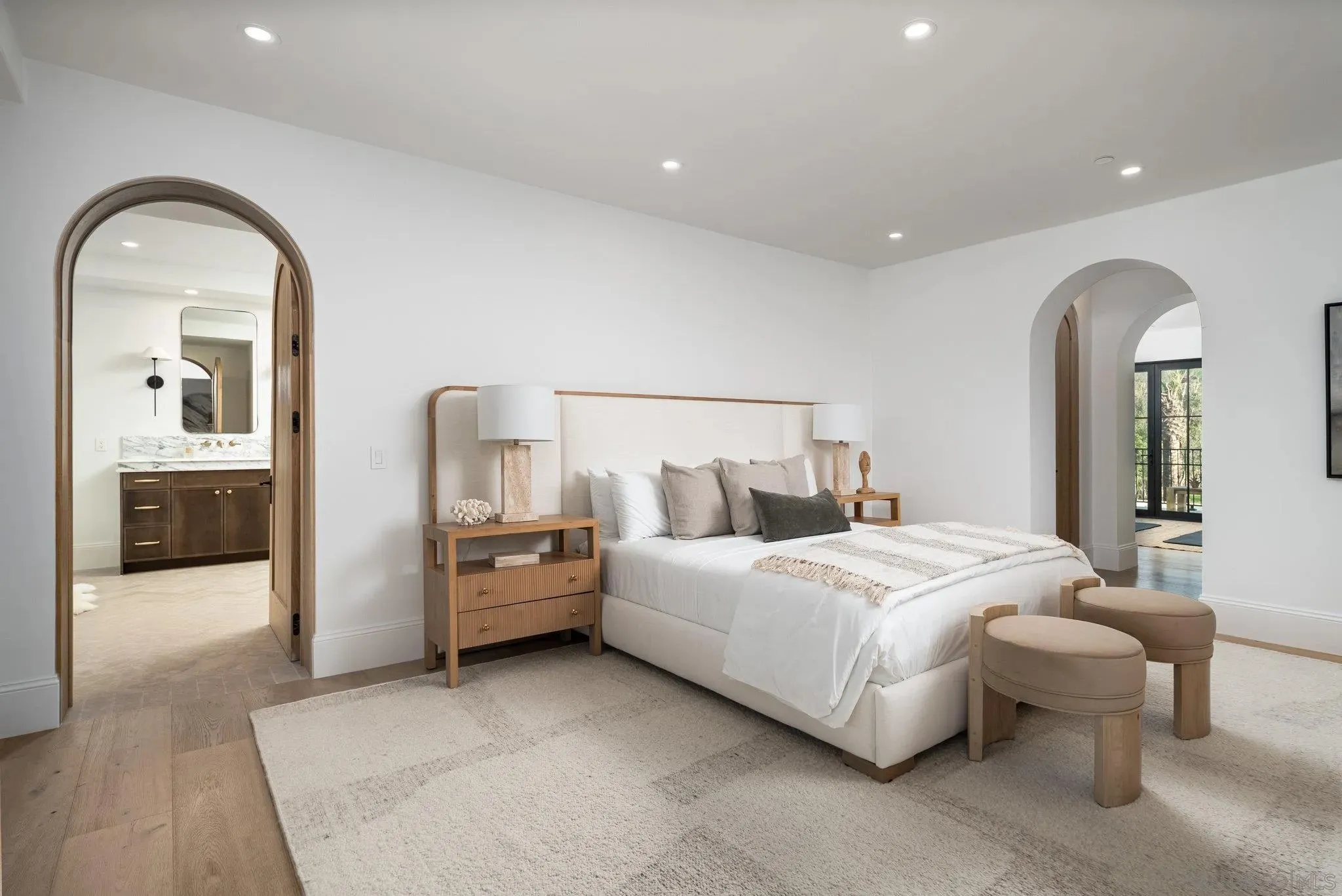 Rancho Santa Fe, California 92067, United States, 5 Bedrooms Bedrooms, ,7 BathroomsBathrooms,Residential,Active,242149