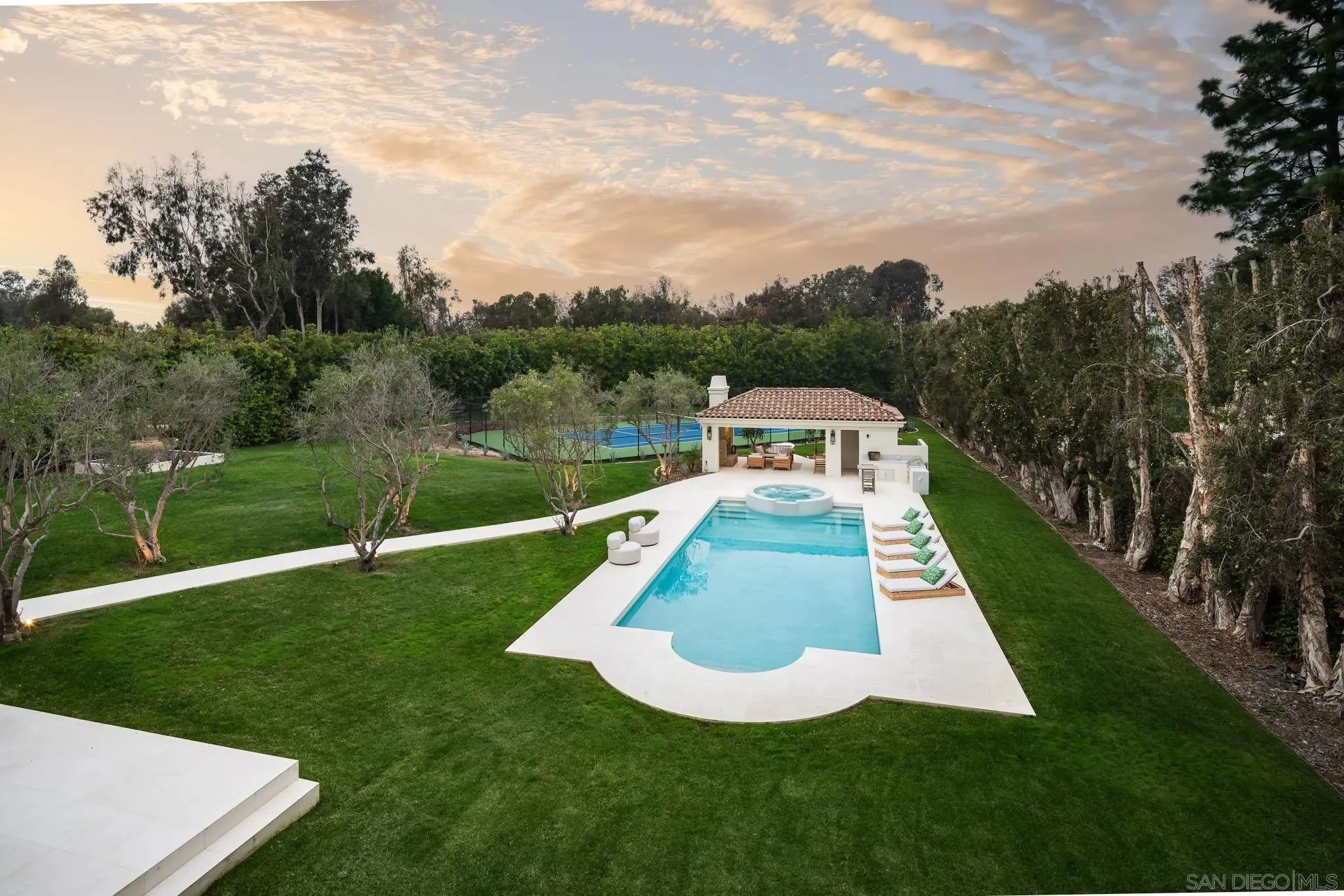 Rancho Santa Fe, California 92067, United States, 5 Bedrooms Bedrooms, ,7 BathroomsBathrooms,Residential,Active,242149