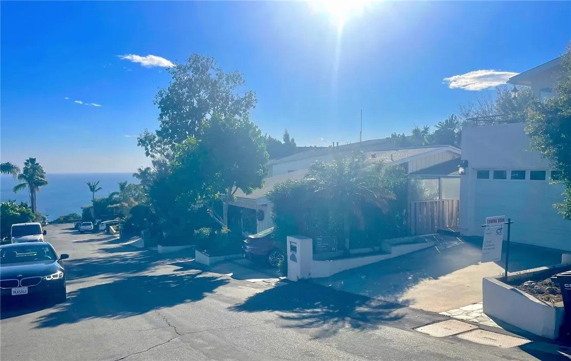 989 Miramar Street