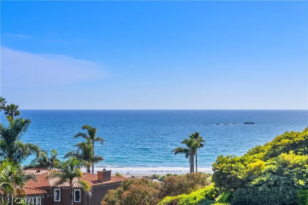 504 Avenida La Costa