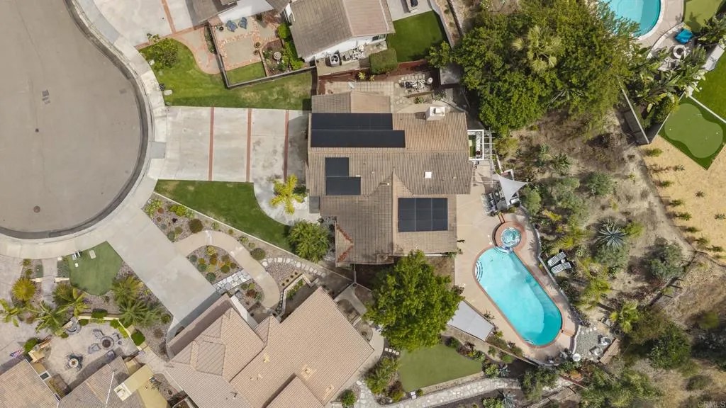 1609 Honeysuckle Court