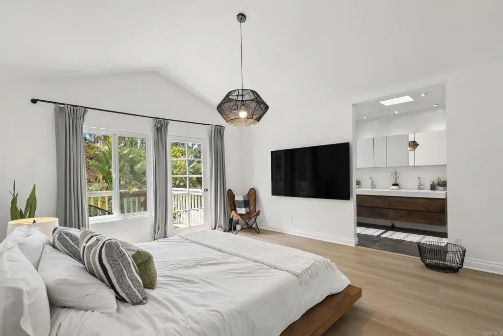 1609 Honeysuckle Court