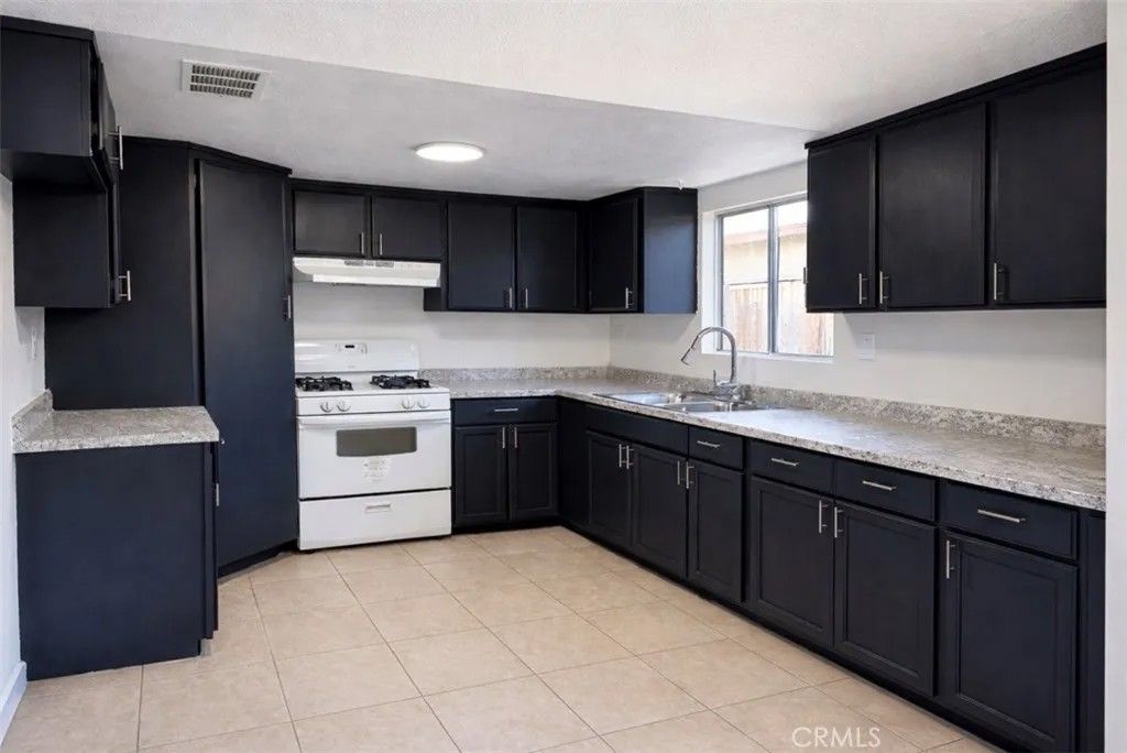 Photo of 16476 Olive St, Hesperia, CA 92345 (MLS # CV26020023)