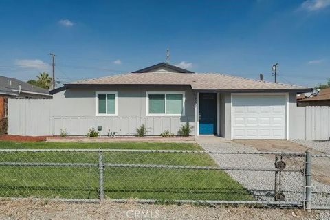 Photo of 18222 10th St, Bloomington, CA 92316 (MLS # CV25273902)
