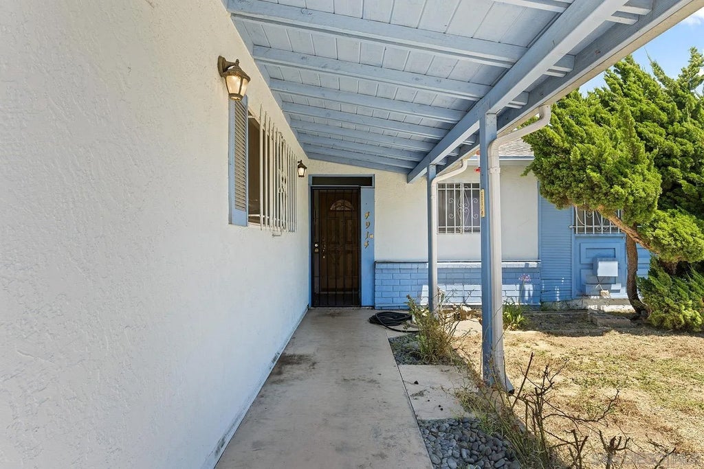 Photo of 4914 Verde Drive, Oceanside, CA 92057 (MLS # 260015286)