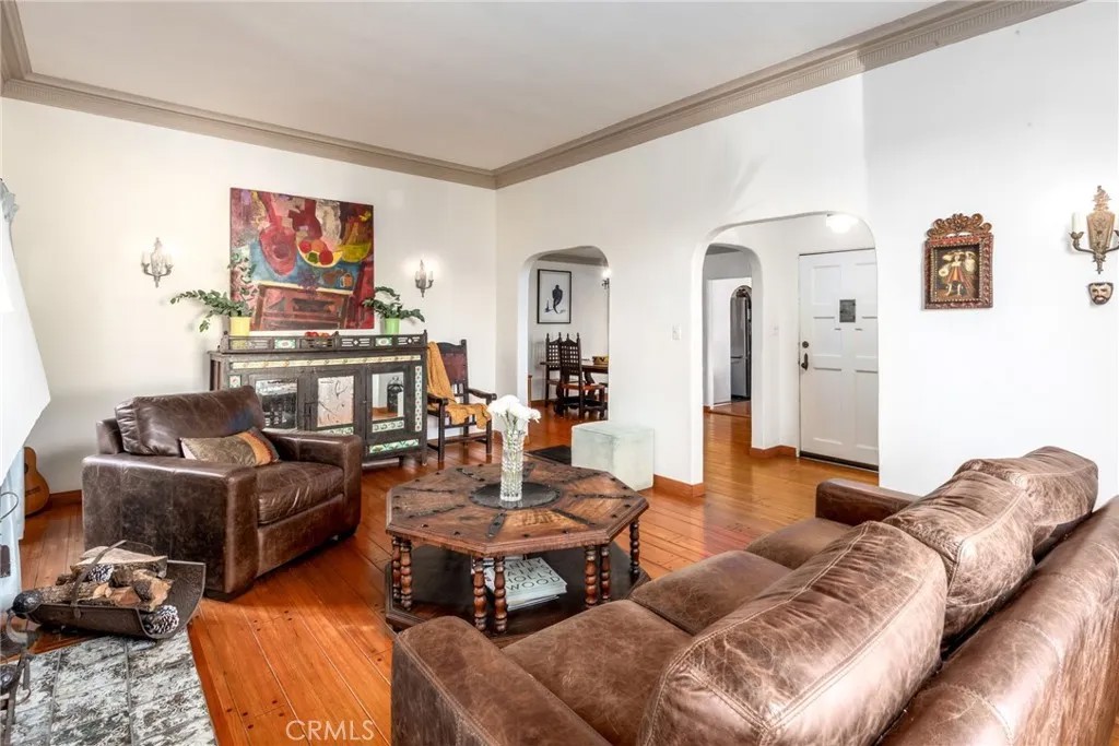 2431 S Holt
