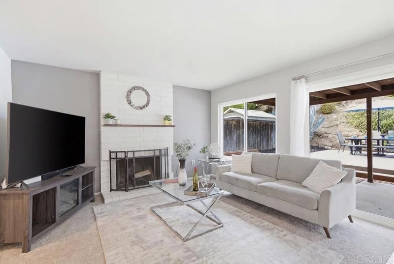 610 FLINTRIDGE Place