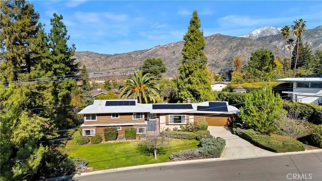 Photo of 36352 Highland Ave, Yucaipa, CA 92399 (MLS # IV25266757)