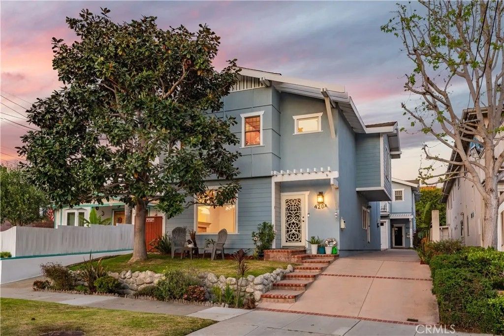 Photo of 420 S Broadway Avenue #A, Redondo Beach, CA 90277 (MLS # SB26076613)