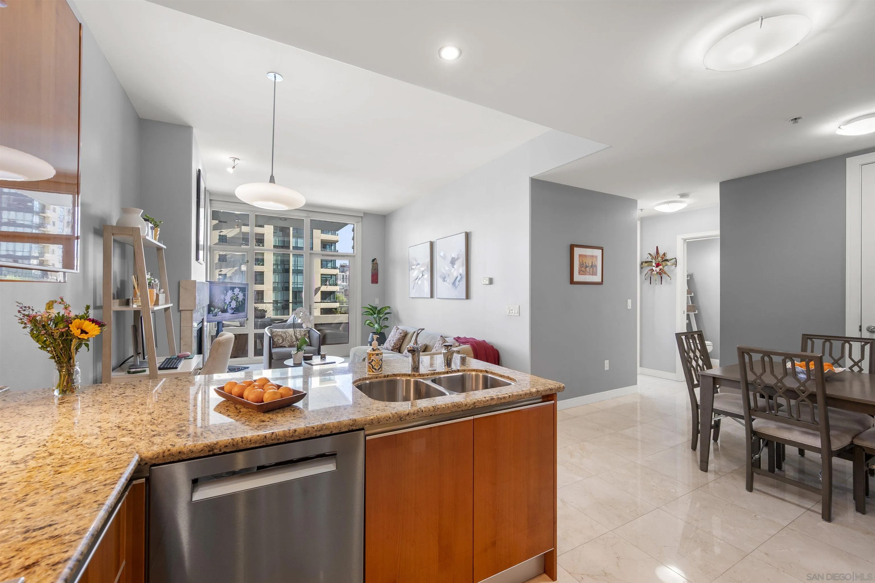 550 Front St 302
