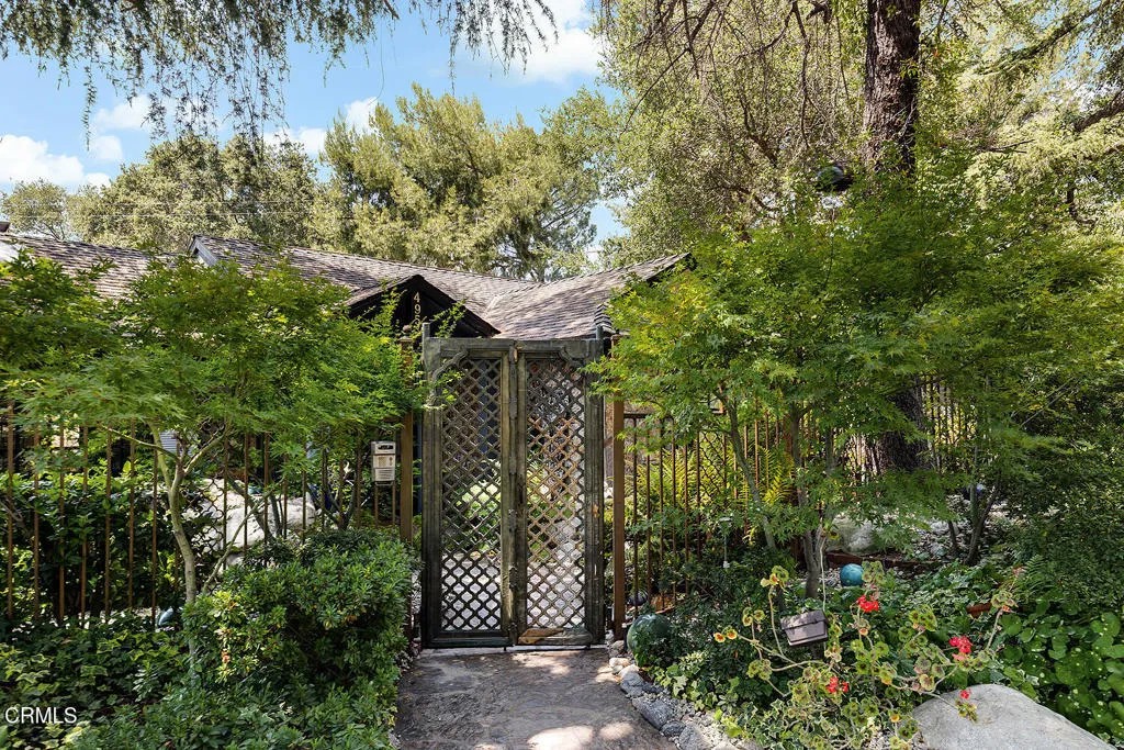 4953 Alta Canyada Road