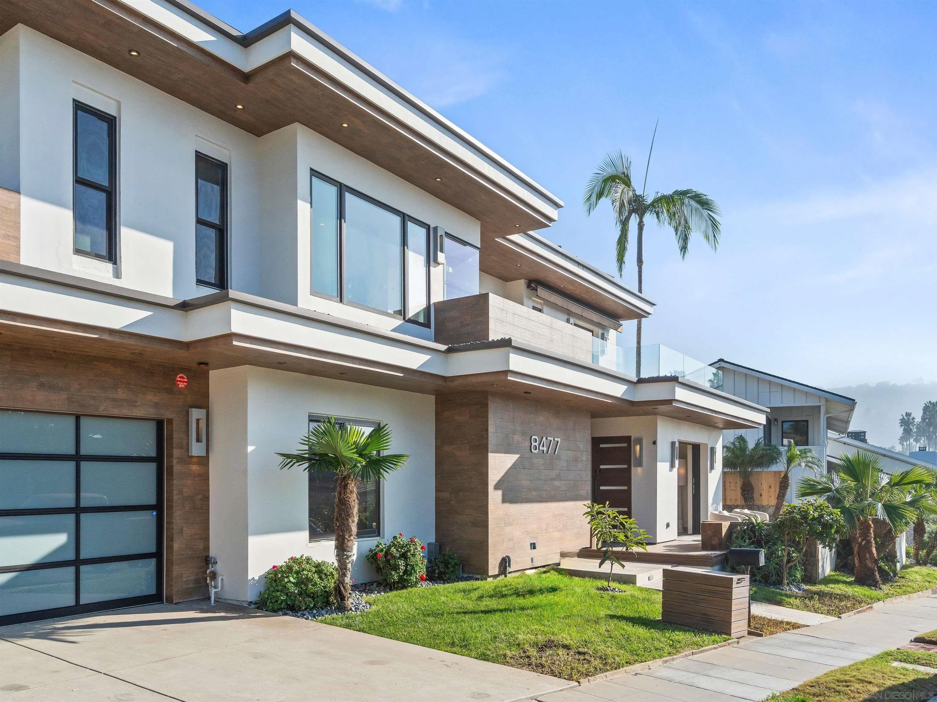 8477 El Paseo Grande