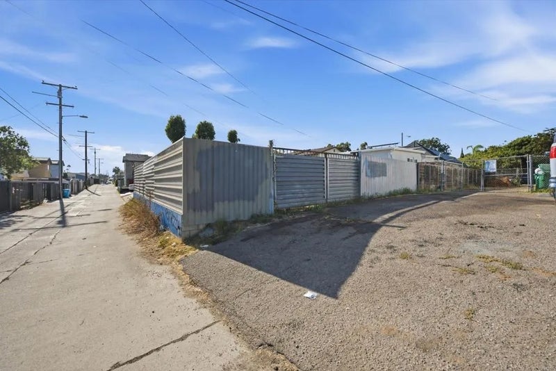 3175 Clay Avenue