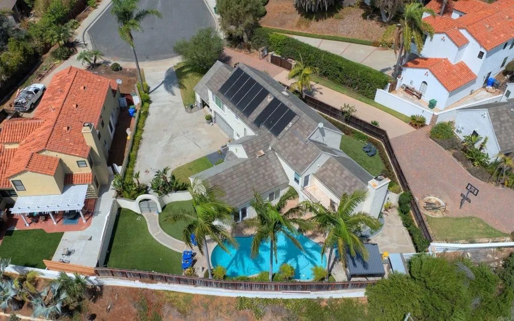 3684 Maria Ln