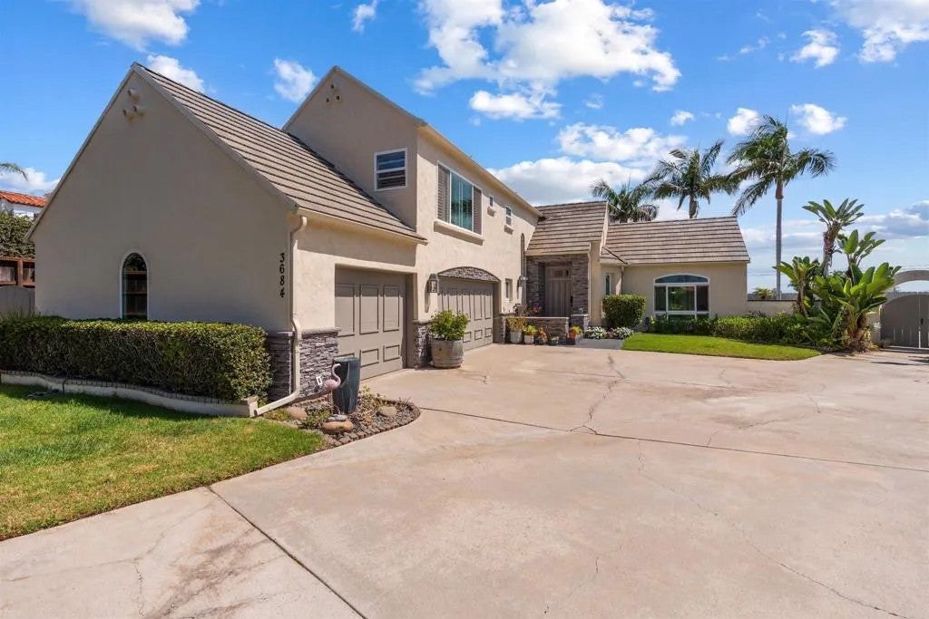 3684 Maria Ln