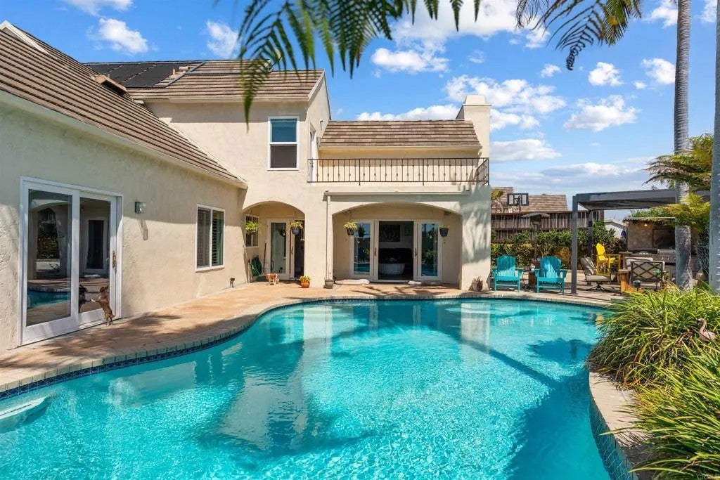 3684 Maria Ln