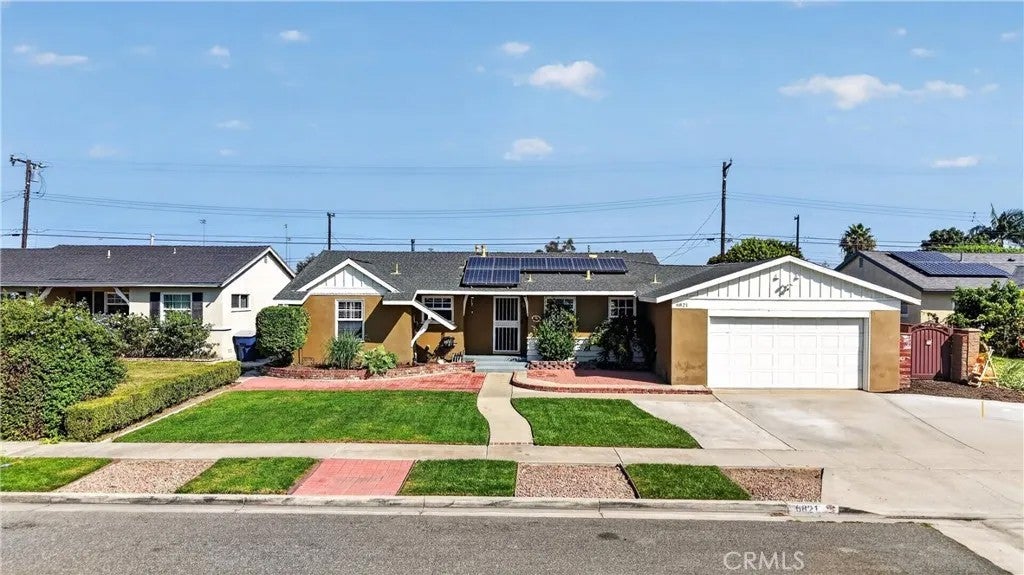 6821 Santee