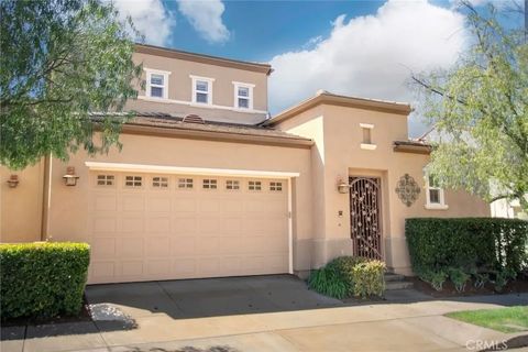 Photo of 23737 Cottonwood Court, Valencia, CA 91354 (MLS # SR26062881)