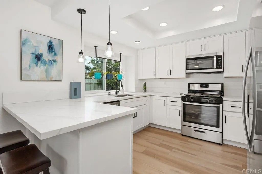 Photo of 1998 Paseo del Rey, Vista, CA 92084 (MLS # NDP2509327)
