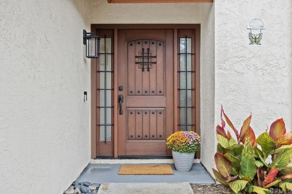 Photo of 1998 Paseo del Rey, Vista, CA 92084 (MLS # NDP2509327)