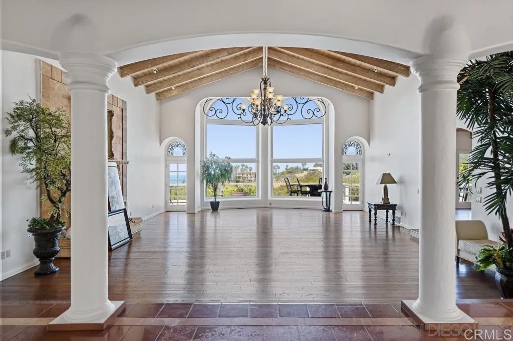 9450 La Jolla Farms Road