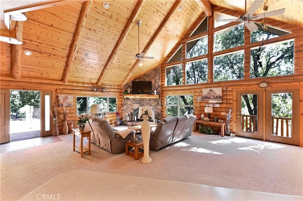 21416 Robin Lane
