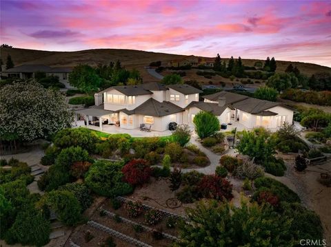 Photo of 2035 Calle Pattito, Templeton, CA 93465 (MLS # NS26003128)