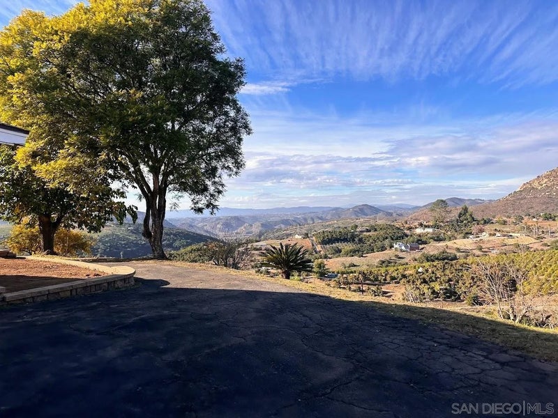 11070 San Gabriel
