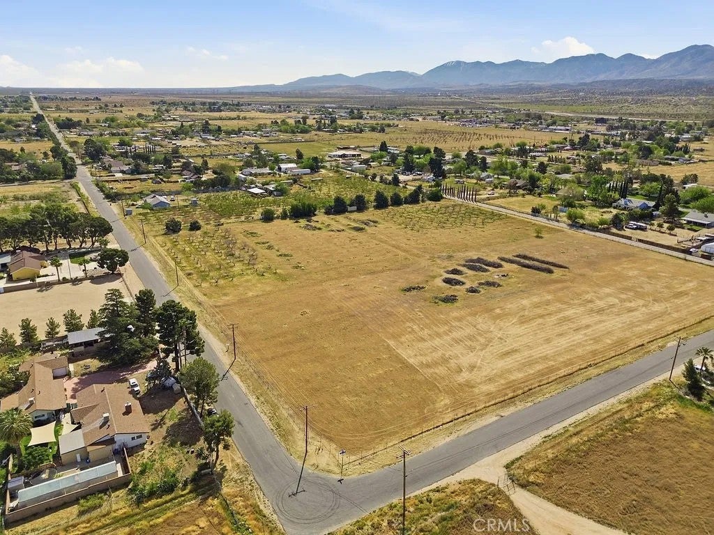 Photo of 75 Avenue U, Littlerock, CA 93543 (MLS # SR26220735)