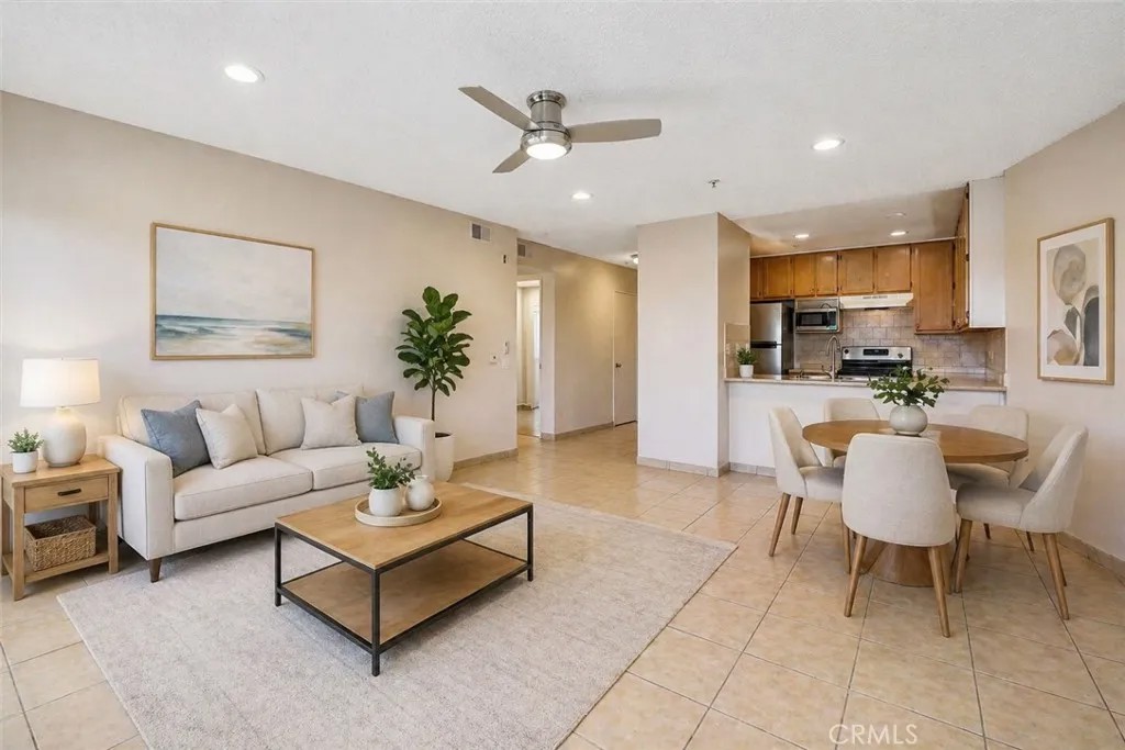 450 E 4th Street 337