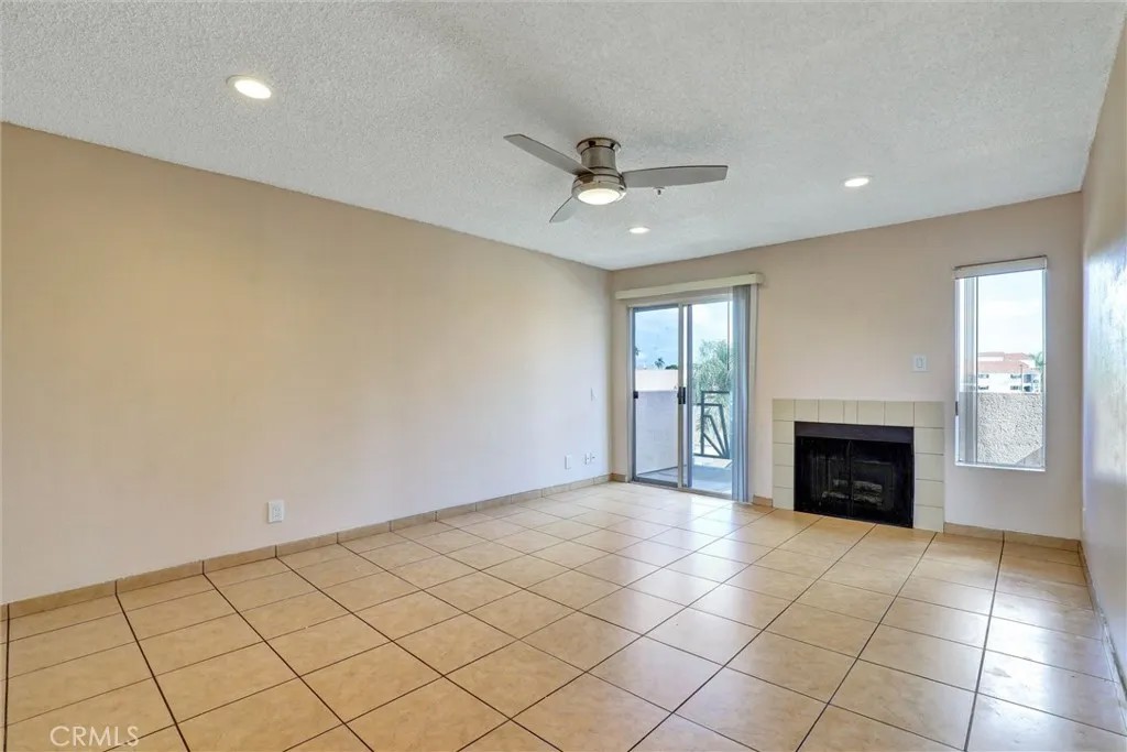 450 E 4th Street 337