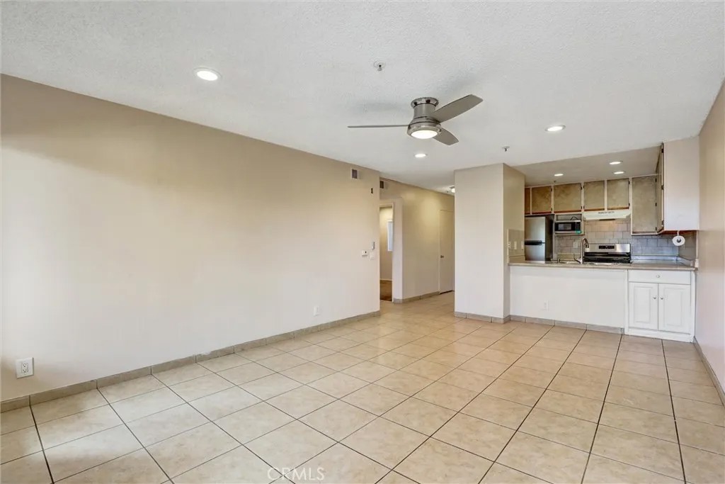 450 E 4th Street 337