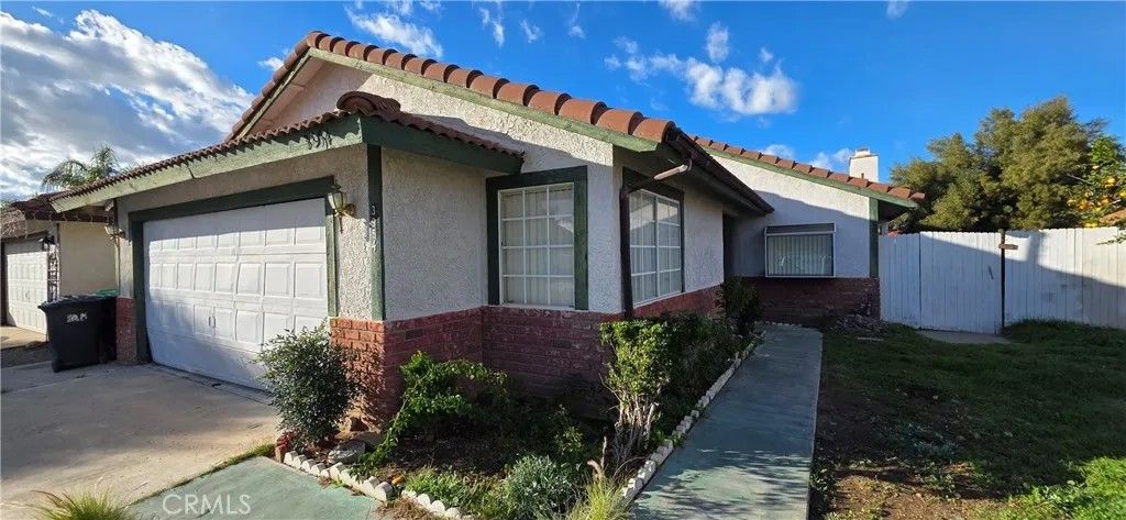 Photo of 3954 Paul Dr, Hemet, CA 92545 (MLS # IV25280919)