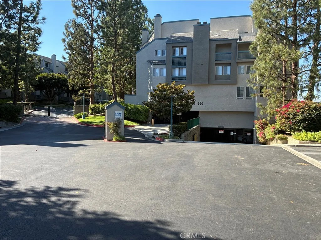 1360 W Capitol Drive 332