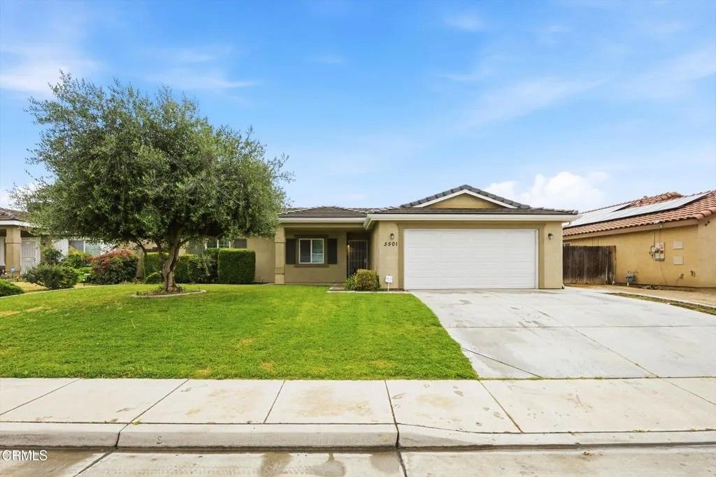 Photo of 5501 Baja Drive, Bakersfield, CA 93307 (MLS # V1-36246)