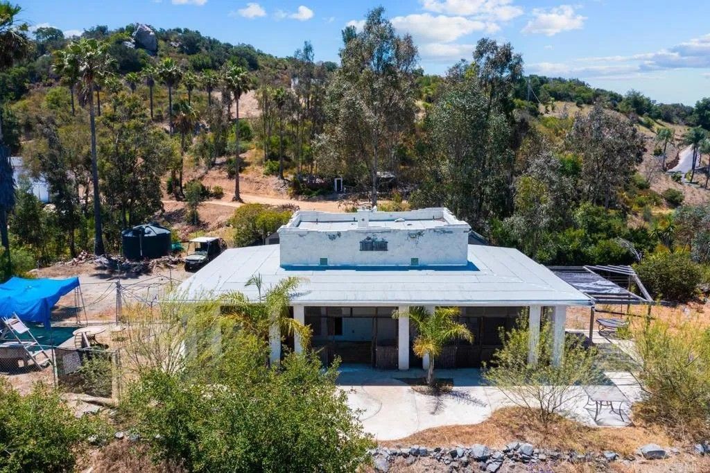 Photo of 2620 Mar Vinga Ln, Fallbrook, CA 92028 (MLS # NDP2505301)