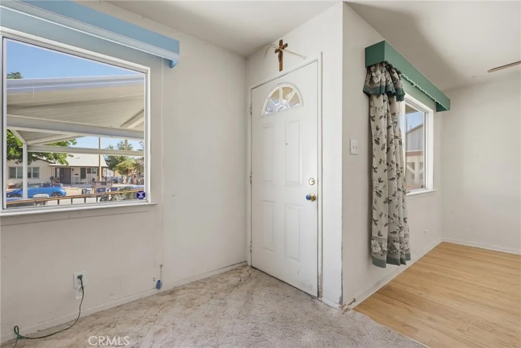 1268 E Avenue R2