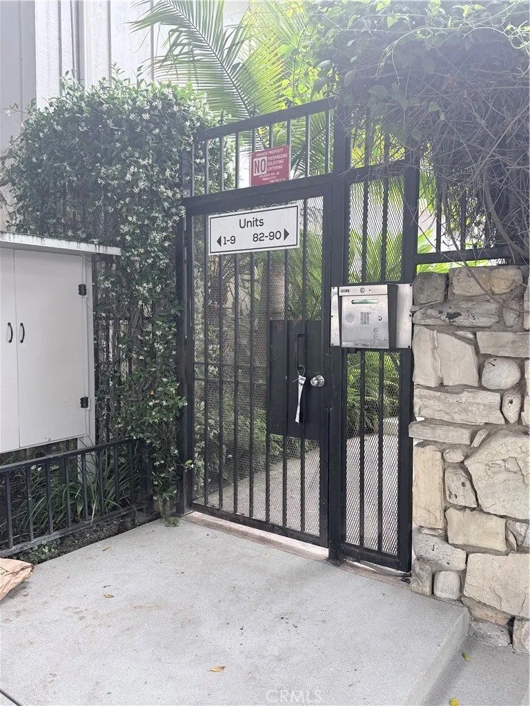 4040 Grand View 65